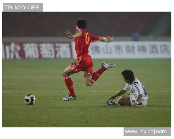 足球射门技巧揭秘 不同接触球位置对球星射门效果的影响分析